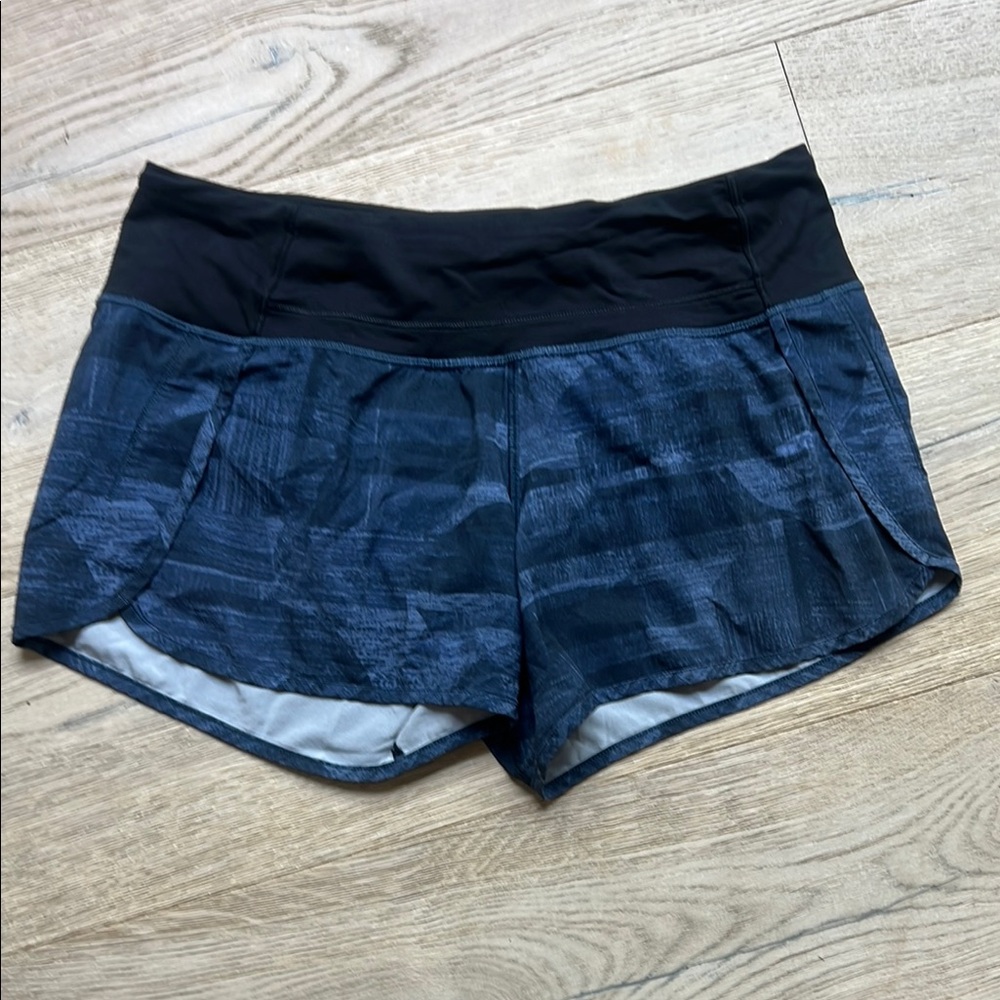 Lululemon run speed shorts. Blue and black pattern. Size 6
